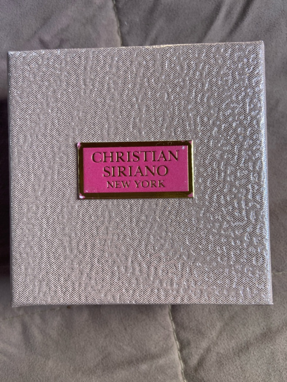 🏷️ BNWT Christian Siriano Gold and Clear Crystal Oval Drop Earrings - Picture 2 of 5